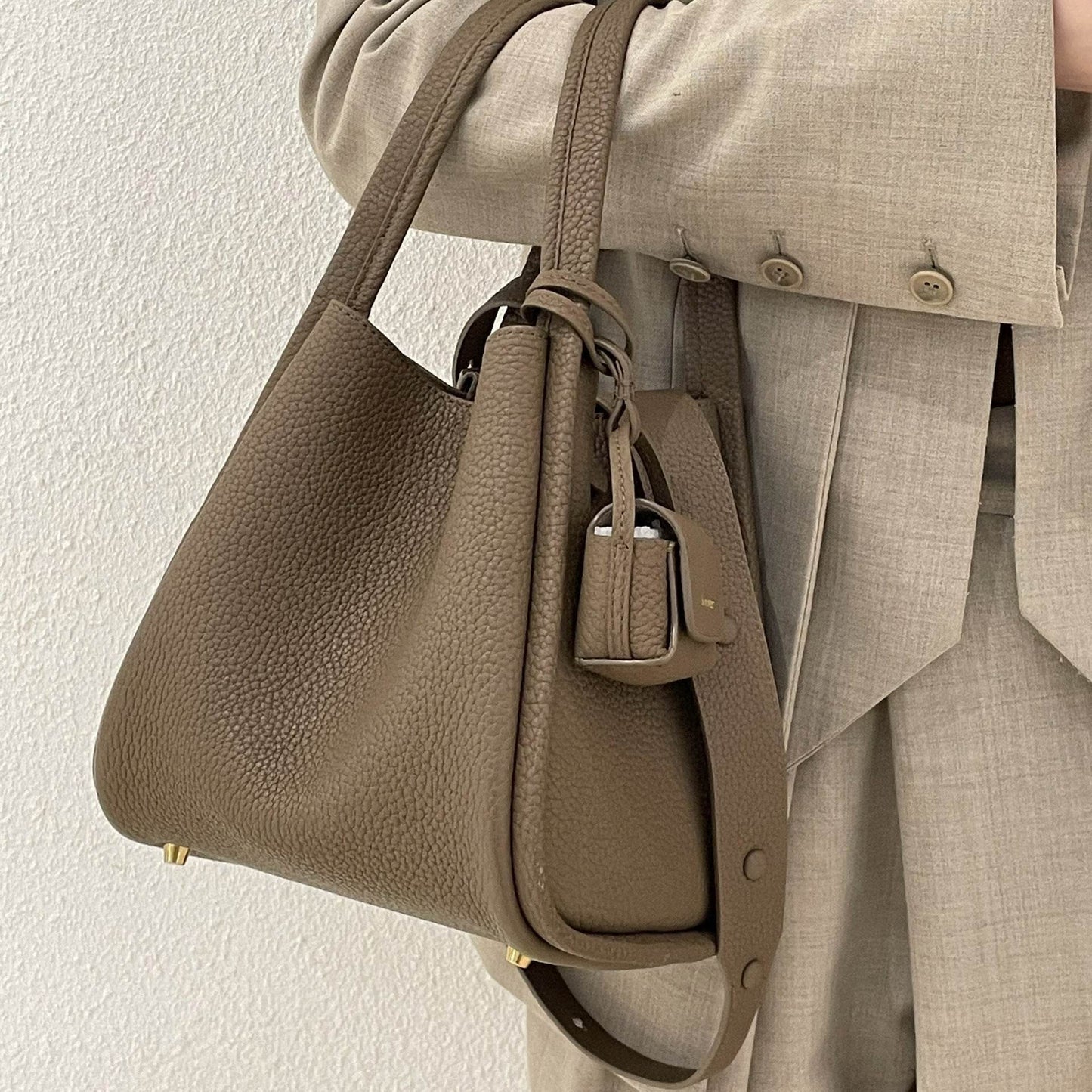 Carry a crossbody bucket bag - Price Value Store