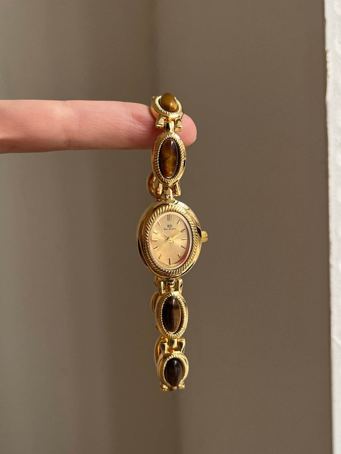BS New Hot Selling Factory Direct Foreign Trade Small Fragrance Middle Ancient Light Luxury Pearl Bracelet Watch Elegant Women's Watch Small Gold Watch - Price Value Store