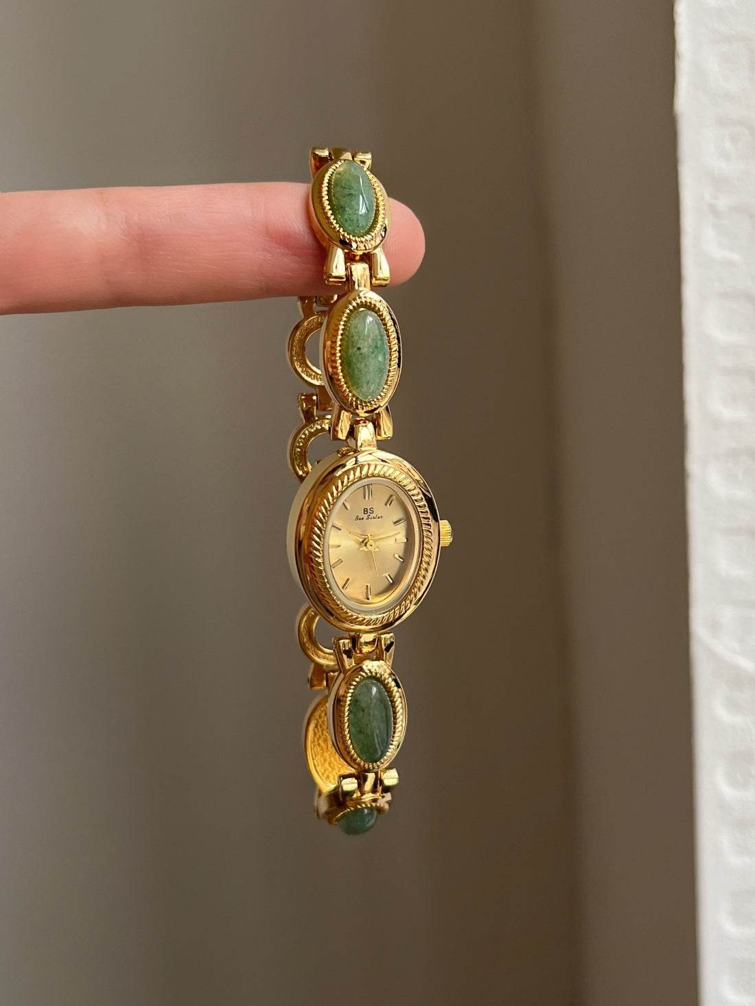 BS New Hot Selling Factory Direct Foreign Trade Small Fragrance Middle Ancient Light Luxury Pearl Bracelet Watch Elegant Women's Watch Small Gold Watch - Price Value Store