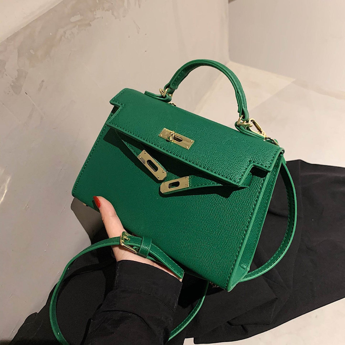 Texture Lock Portable Small Square Bag Women's 2022 New All-match Classic Shoulder Bag PU Fashion Kelly Bag - Price Value Store