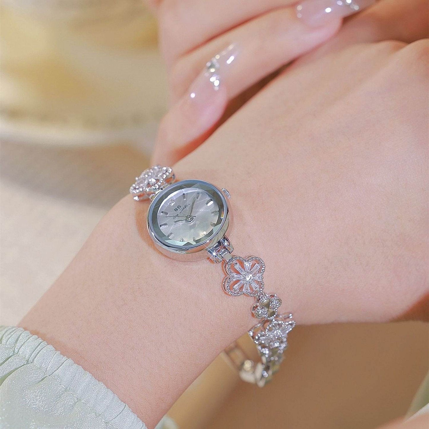 BS Four-leaf Clover Lucky Zircon Women's Chain Watch - Price Value Store