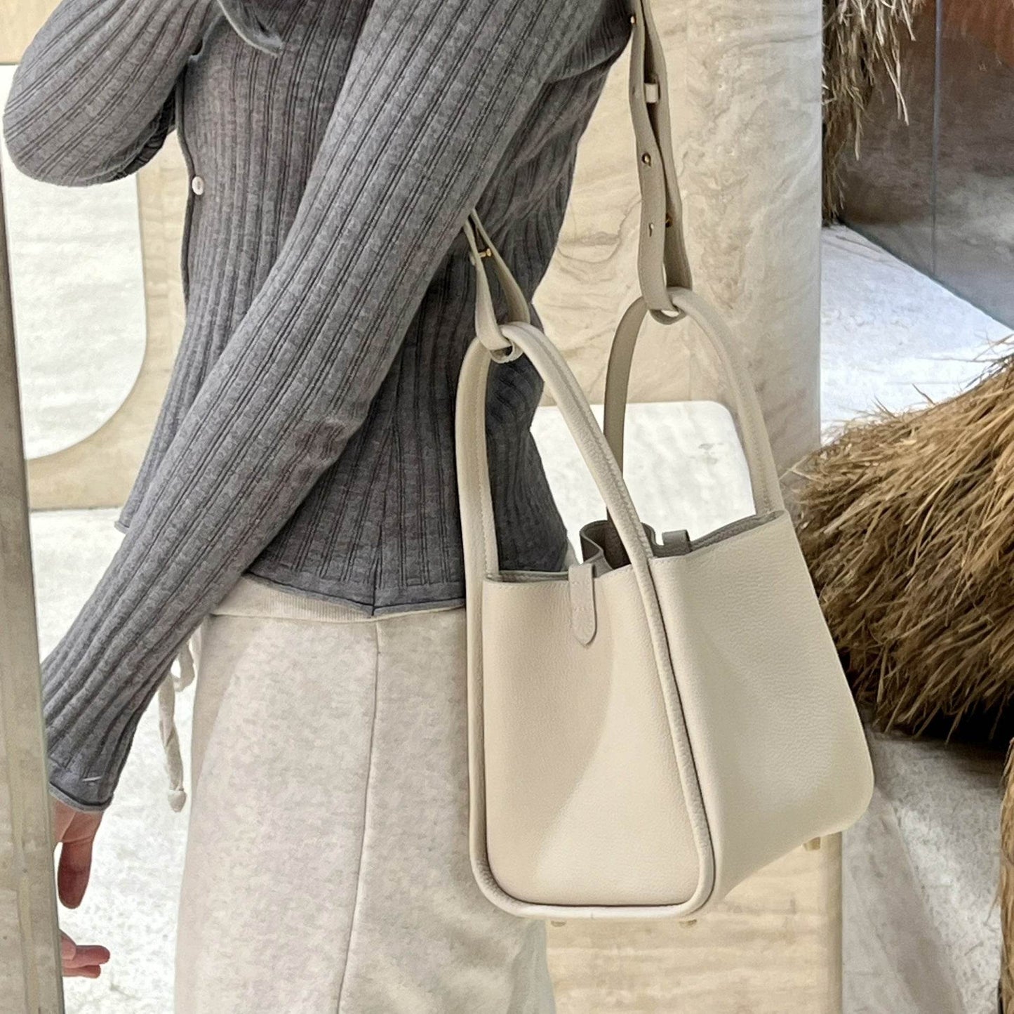 Carry a crossbody bucket bag - Price Value Store
