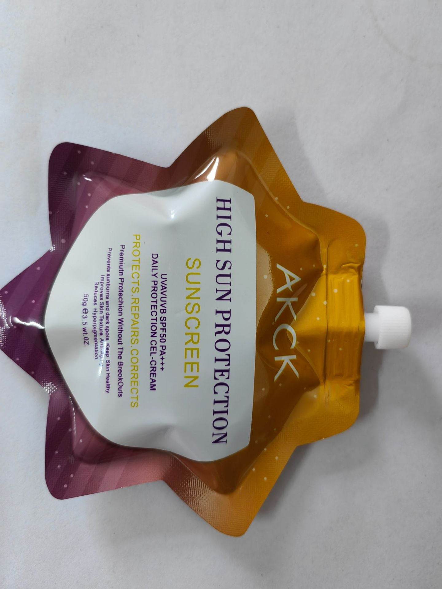 Whitening and moisturizing sunscreen - Price Value Store