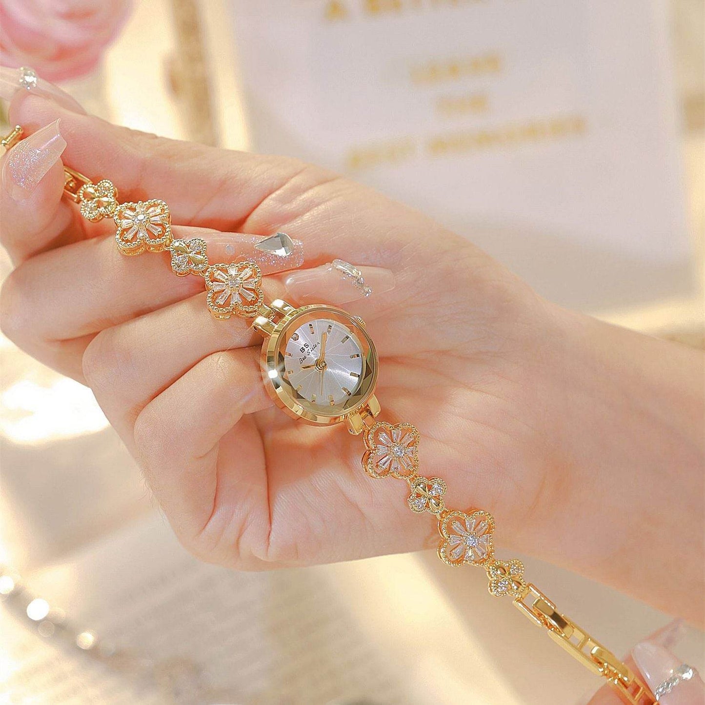 BS Four-leaf Clover Lucky Zircon Women's Chain Watch - Price Value Store