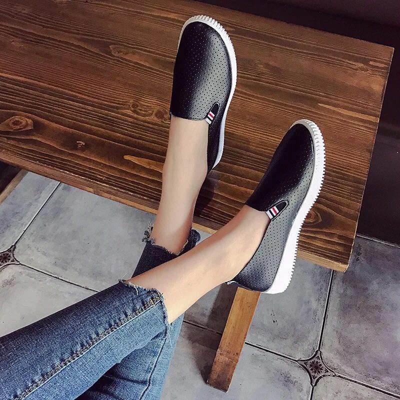 Old Beijing Cloth Shoes Women's Hollow Breathable Single-layer Shoes Flat Bottom All-match Cyber Popular White Shoes Soft Bottom - Price Value Store