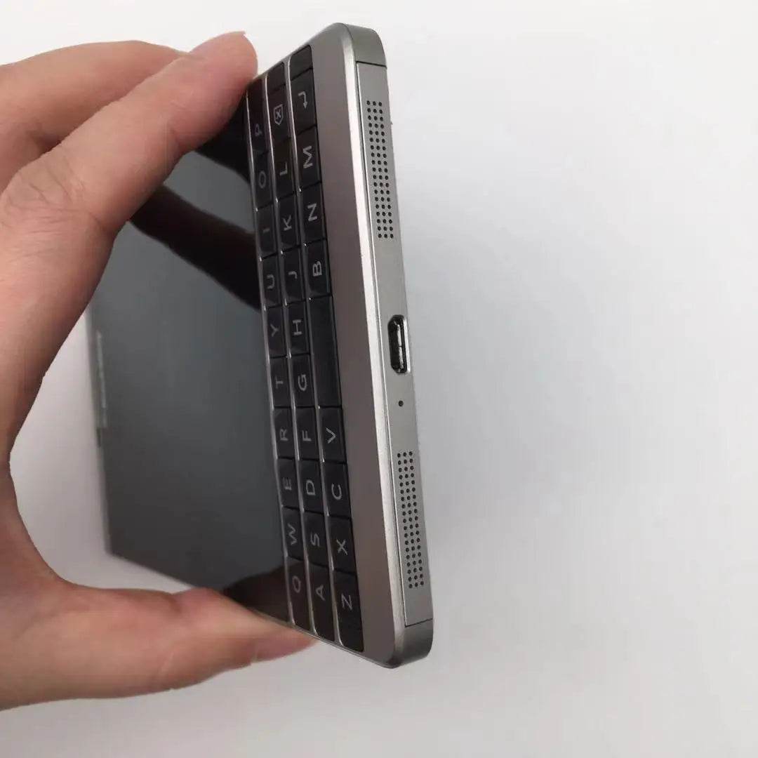 Blackberry Passport Silver Edition Q30-4 Refurbished-Unlocked Q30 4G LTE TFT 3GB RAM 32GB ROM 13.0MP 3450mAh Cell Phone - Price Value Store