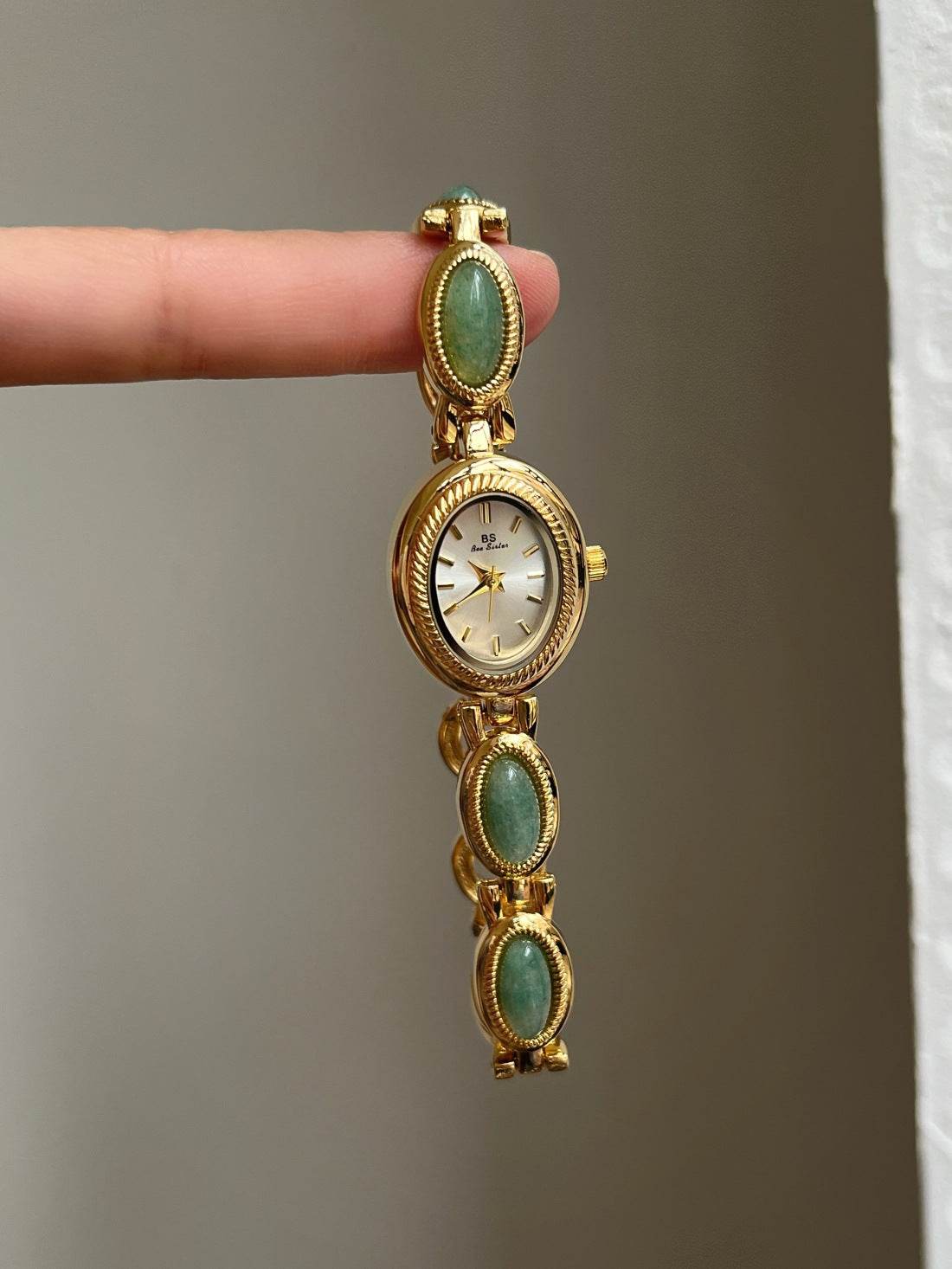 BS New Hot Selling Factory Direct Foreign Trade Small Fragrance Middle Ancient Light Luxury Pearl Bracelet Watch Elegant Women's Watch Small Gold Watch - Price Value Store