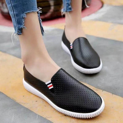 Old Beijing Cloth Shoes Women's Hollow Breathable Single-layer Shoes Flat Bottom All-match Cyber Popular White Shoes Soft Bottom - Price Value Store
