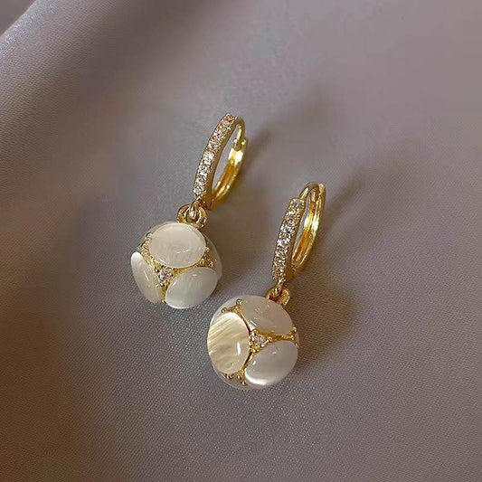 Advanced Cat's Eye Earrings New Fashionable Women's Light Luxury Niche Design Internet Celebrity Hot Elegant Earrings - Price Value Store