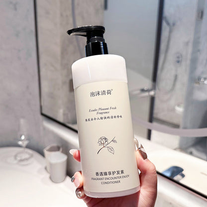 Foam Lotus White Tea Scented shampoo, Conditioner and Body wash